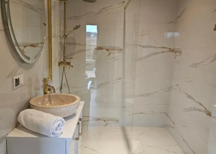 Alpen House شاليه Dursztyn